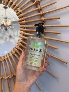 Hempz Triple Moisture Herbal Hand Sanitizer – Clear with Green Logo